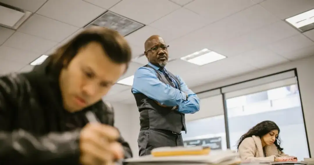 Jak zostać nauczycielem nauczania początkowego? Przewodnik krok po kroku