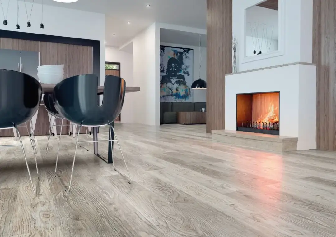 Układanie paneli podłogowych wzdłuż czy w poprzek? Poznaj kluczowe różnice