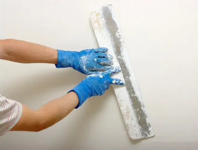 Jak nakładać tynk zewnętrzny bez błędów - krok po kroku do sukcesu