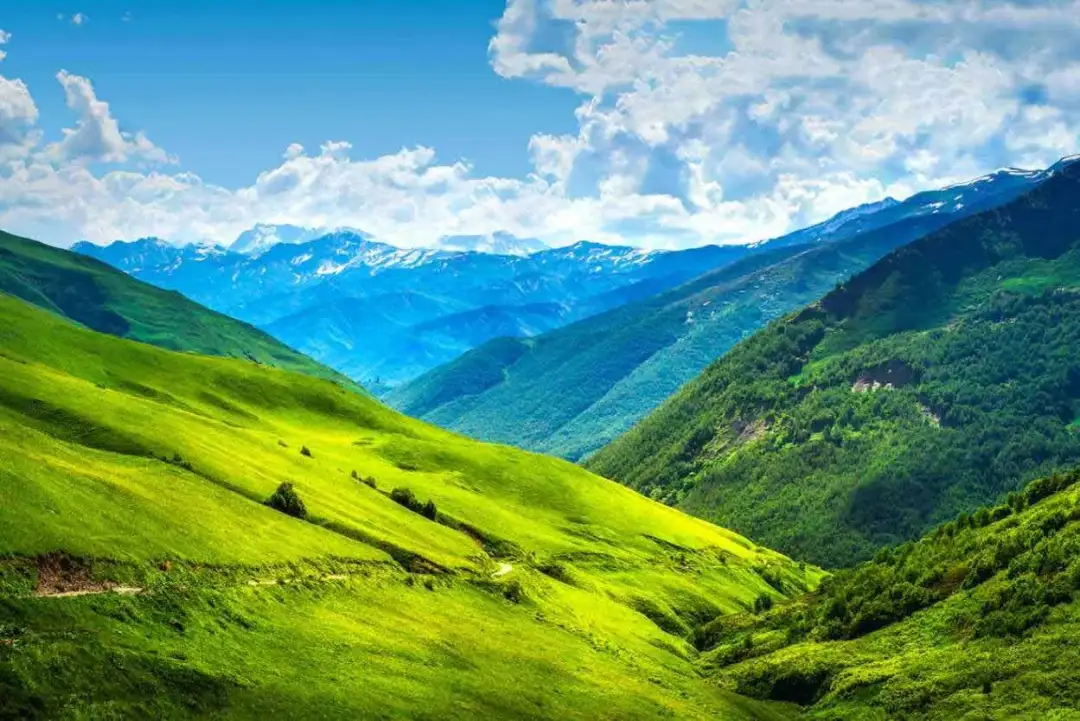 Gruzja: kiedy jechać? Najlepszy czas na podróż - sezon i pogoda