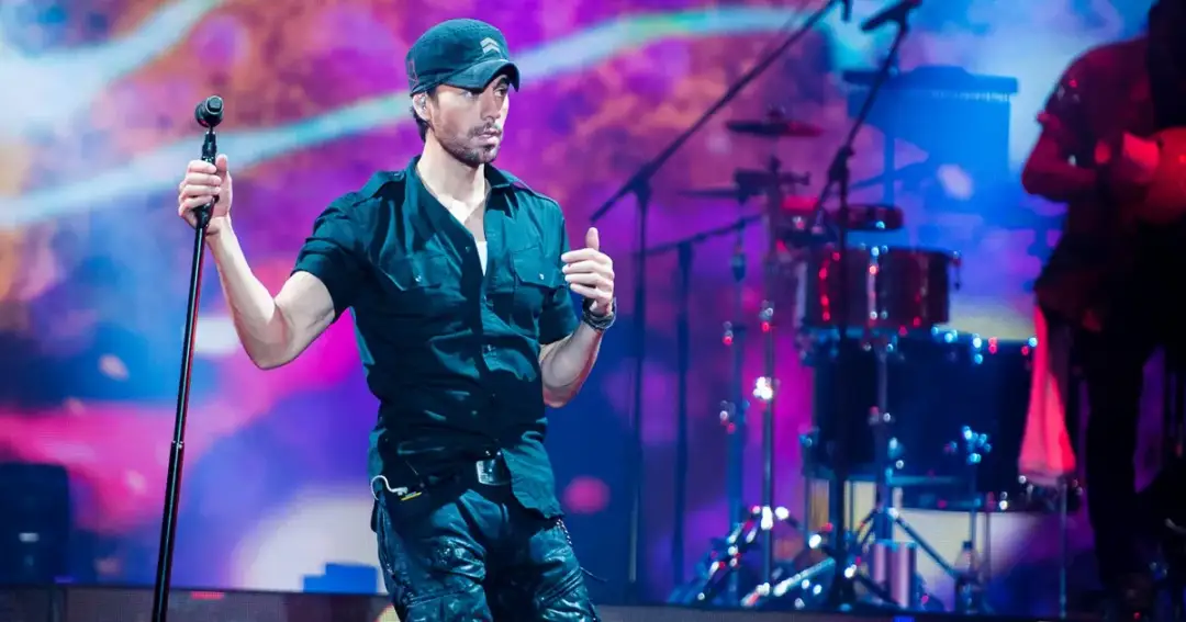 Ile trwa koncert Enrique Iglesiasa? Poznaj czas trwania występu!