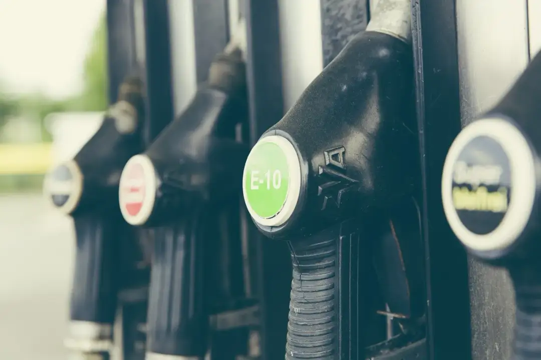 Dysza E-10 i Super Diesel. Czym się różni zwykły diesel od Verwy? Różnica tkwi w dodatkach.