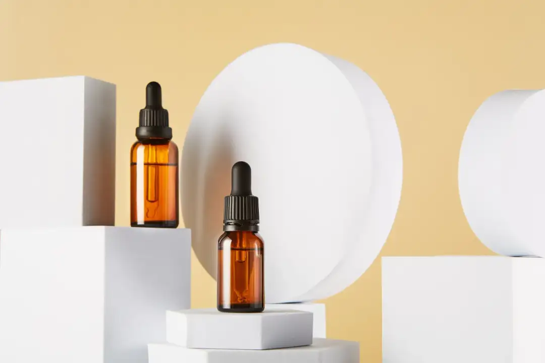 Czy serum do twarzy się zmywa? Oto, co musisz wiedzieć