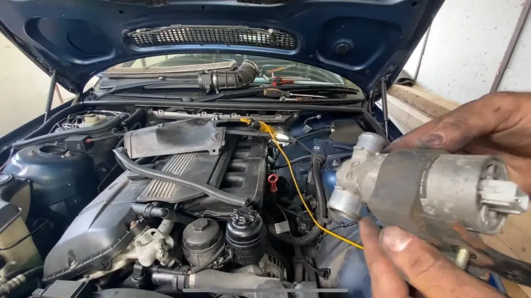 Gdzie jest silniczek krokowy w BMW E46? Oto co musisz wiedzieć