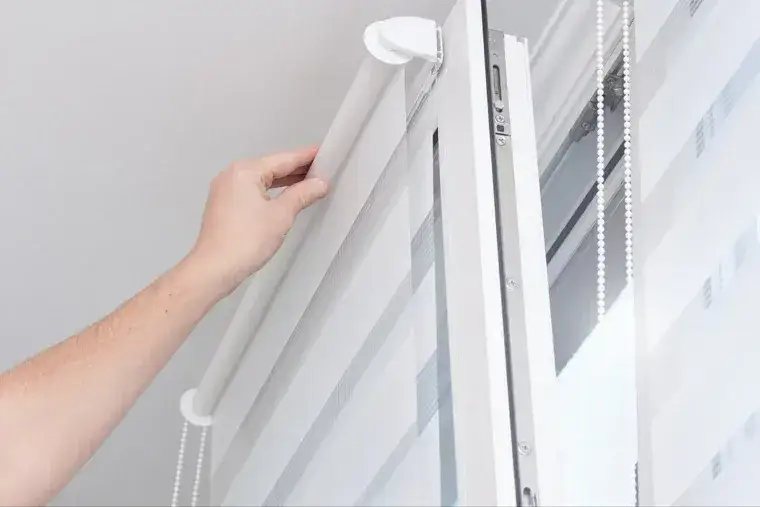 Samodzielny montaż rolety dzień i noc: przewodnik krok po kroku