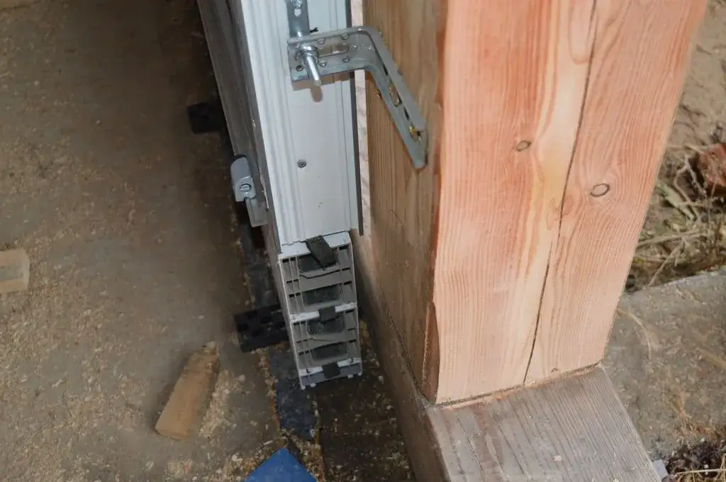 Obróbka okien w domu drewnianym: klucz do długowieczności i uroku