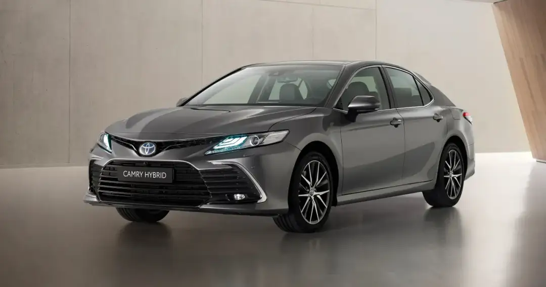 Ile pali Camry Hybrid? Pełna analiza spalania i realne oszczędności.
