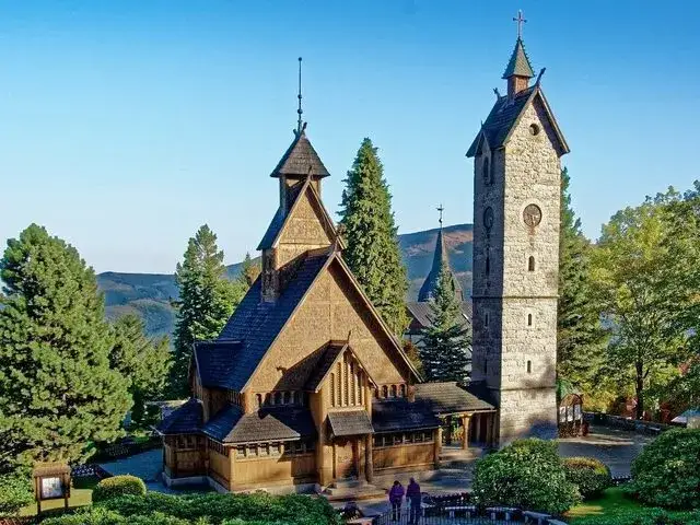 Najlepsze atrakcje turystyczne w Sudetach, które musisz zobaczyć