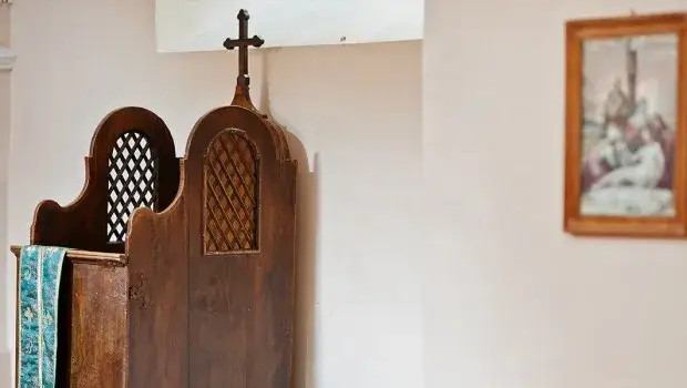 Czy palcówka to grzech? Odkryj, co mówi Kościół o tym działaniu