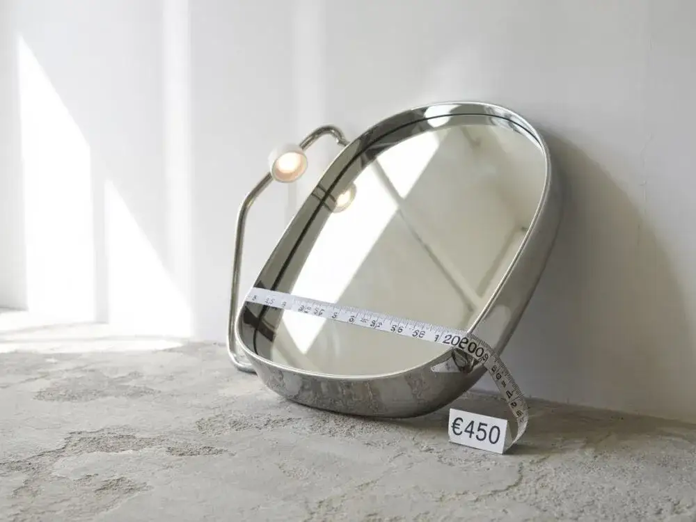 Ile kosztuje lustro? Pełny przewodnik po cenach i ukrytych kosztach