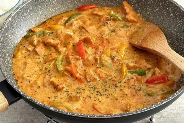 Jak zrobić soczyste mięso na obiad? Sprawdzone triki i przepisy