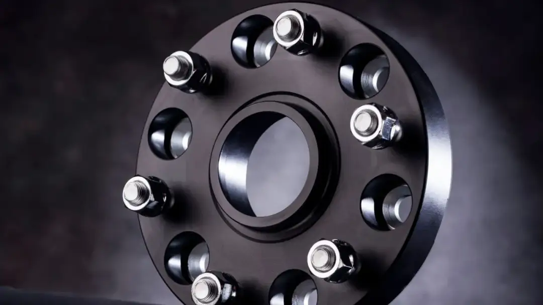 Jakiej firmy dystanse do felg? Sprawdź najlepsze opcje i opinie