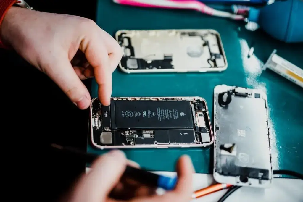 Ile kosztuje wymiana baterii w iPhone 8 i czy warto to zrobić? Sprawdź teraz!