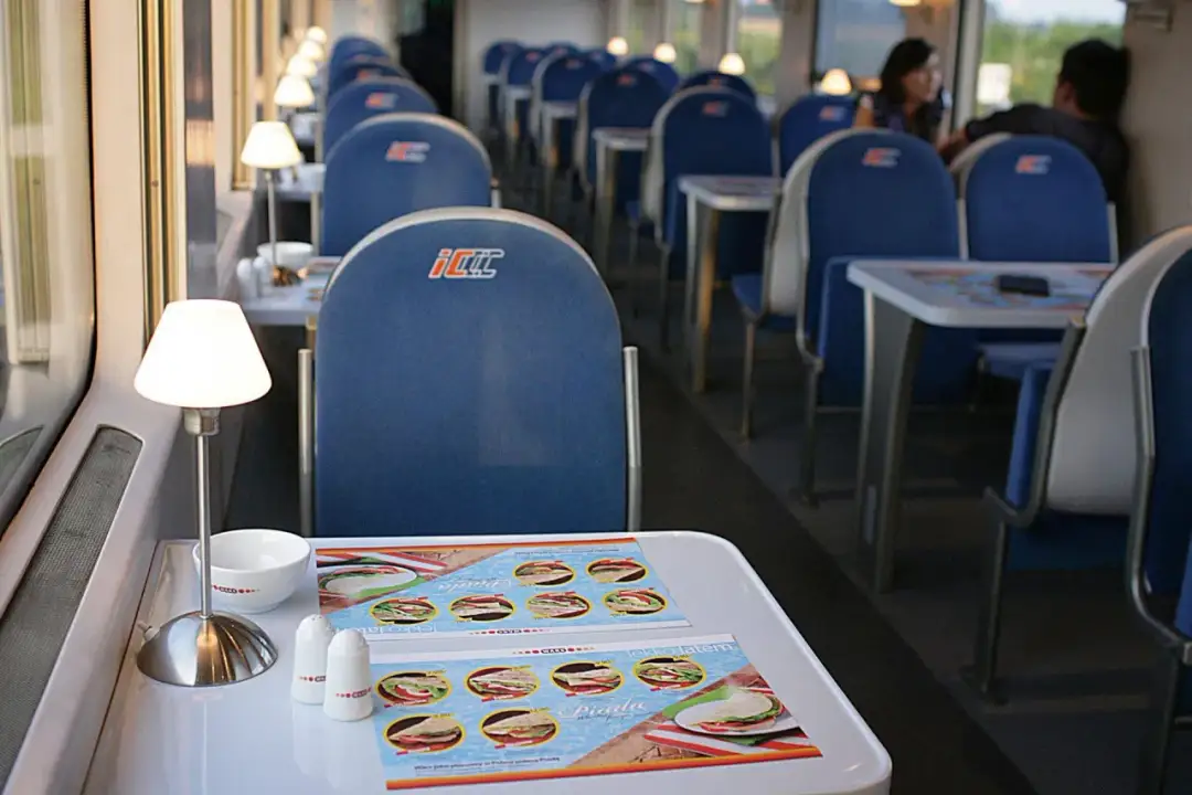 Gdzie znajduje się wagon WARS w pociągach intercity? Sprawdź lokalizację