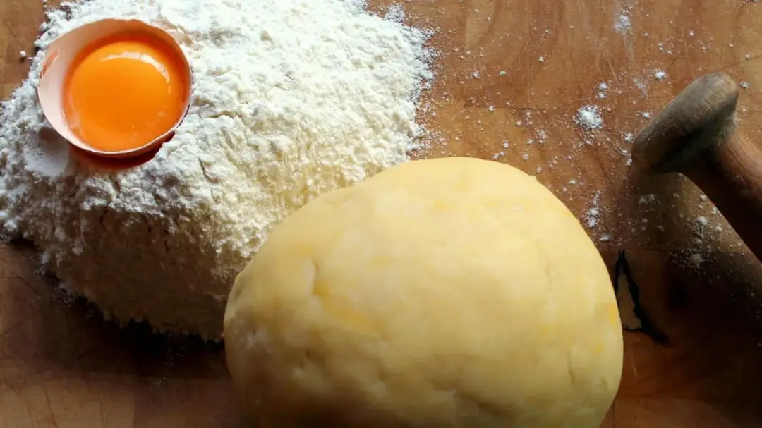 Ingrédients essentiels pour réussir votre pâte brisée parfaite