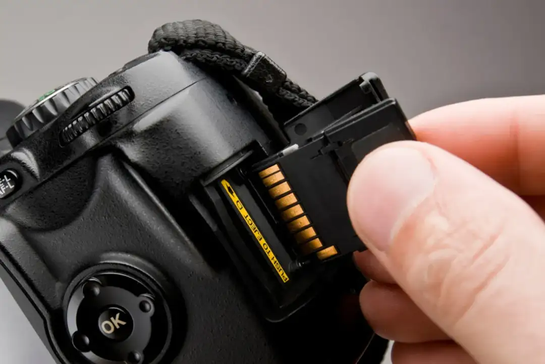 Jaką kartę do aparatu wybrać, aby uniknąć rozczarowania?