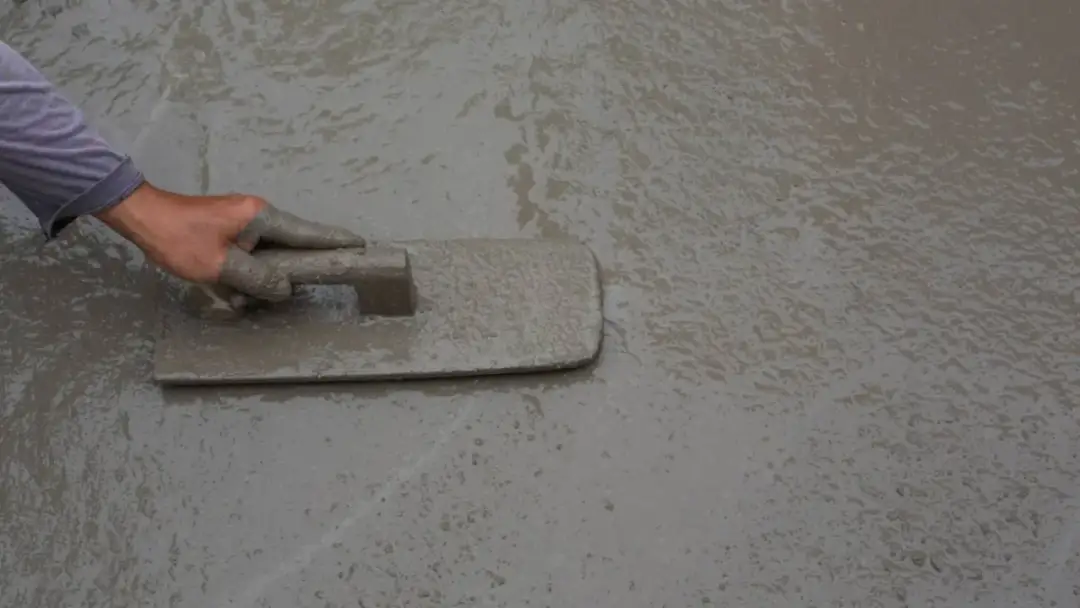 Jaki beton pod słupy wiaty? Wybierz najlepszy dla swojej konstrukcji