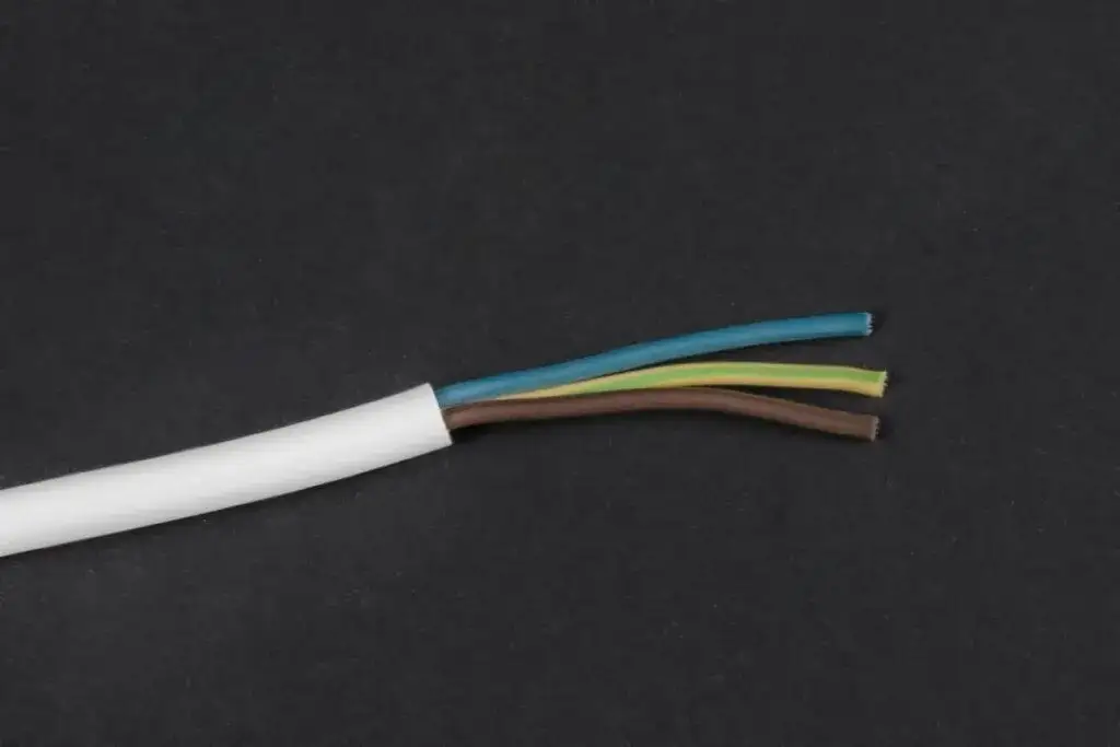 Jakie przewody do podłączenia bramy przesuwnej - uniknij kosztownych błędów