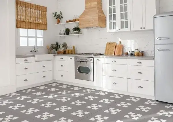 Panele winylowe jak kafelki - trwałość i styl w Twoim wnętrzu