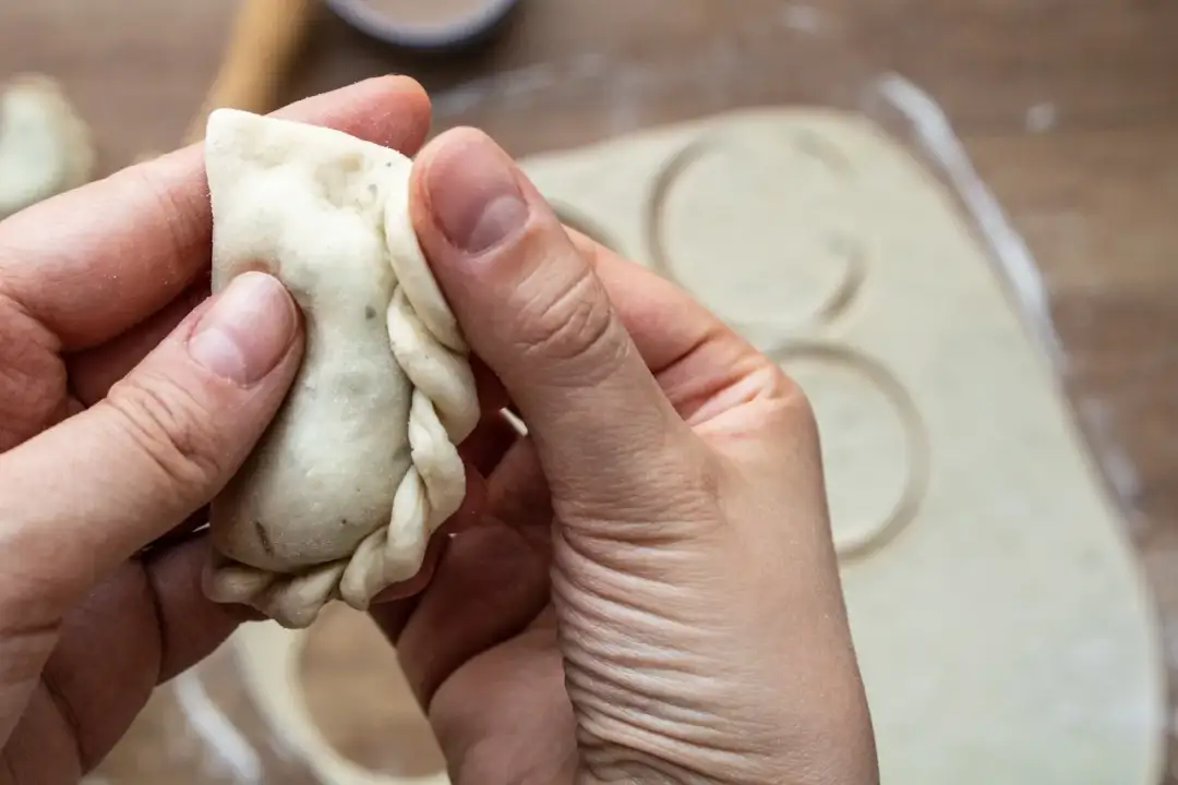 Jak lepić pierogi? Prosty przepis i triki, które musisz znać!