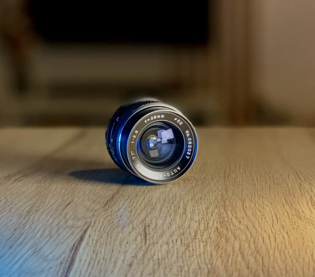 Jaki obiektyw M42 28mm wybrać? Najlepsze modele i ich wady