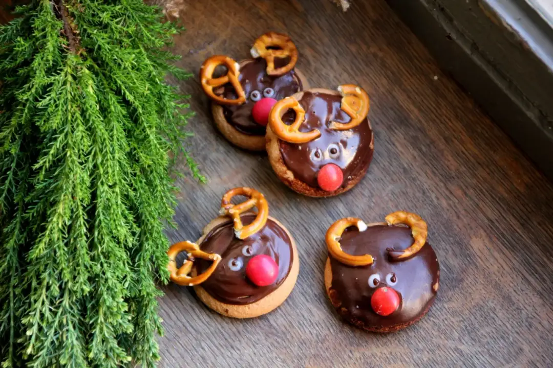 Ciasteczka renifer: Twórz świąteczne kształty z dziećmi