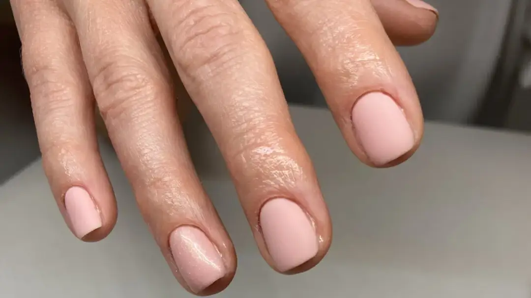 Najbardziej eleganckie paznokcie: inspiracje, kolory i zdobienia na każdą okazję