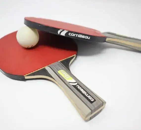 Jakie okładziny do tenisa stołowego wybrać, aby poprawić grę?