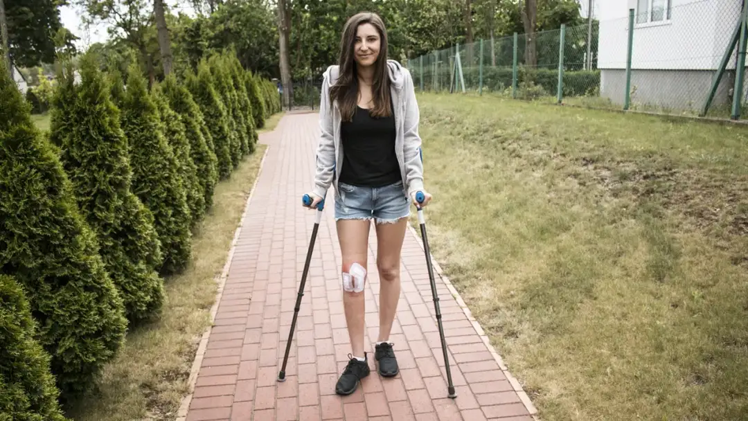 W co się ubrać po artroskopii kolana, aby czuć się komfortowo?