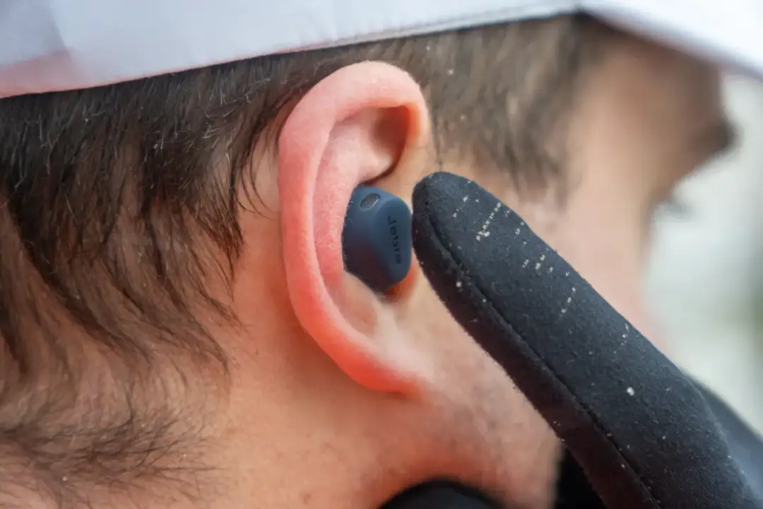 Czy słuchawki douszne można zwrócić po otwarciu opakowania?