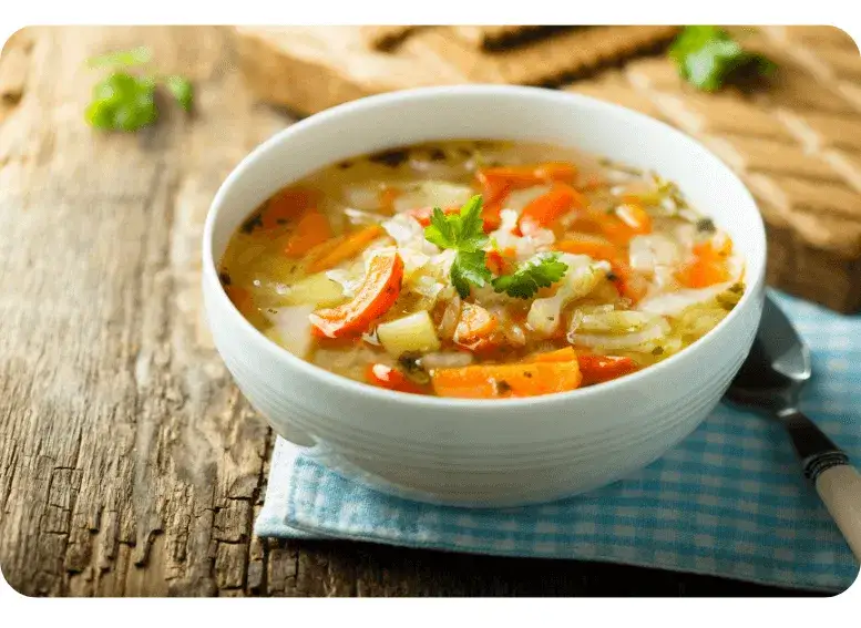 Czy zupy tuczą? Odkryj prawdę o kaloriach i składnikach zup