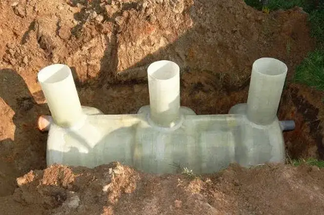 Jaką pompę do oczyszczalni przydomowej wybrać: najważniejsze kryteria