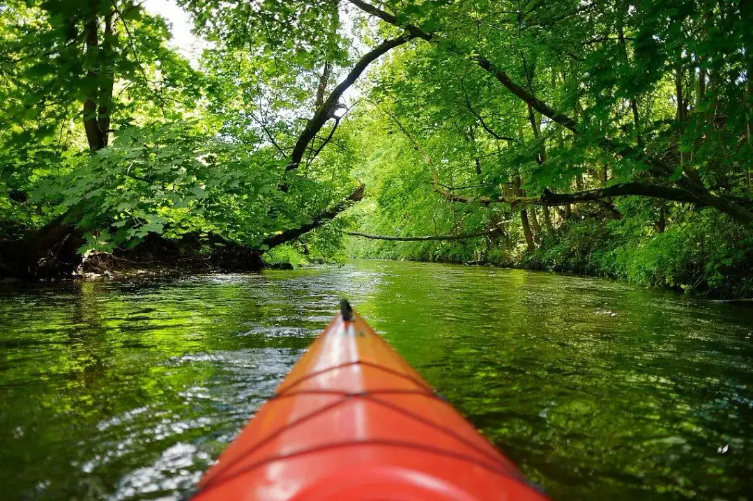 Spływ kajakowy Słupią: Twój kompleksowy przewodnik i planowanie