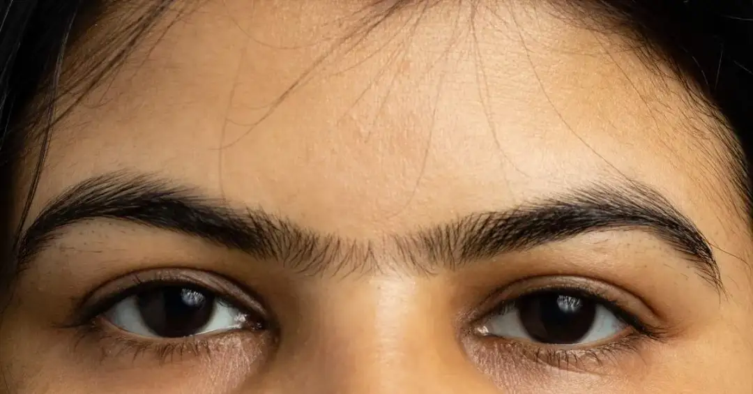 Jak golić monobrew bez podrażnień - skuteczne techniki i porady