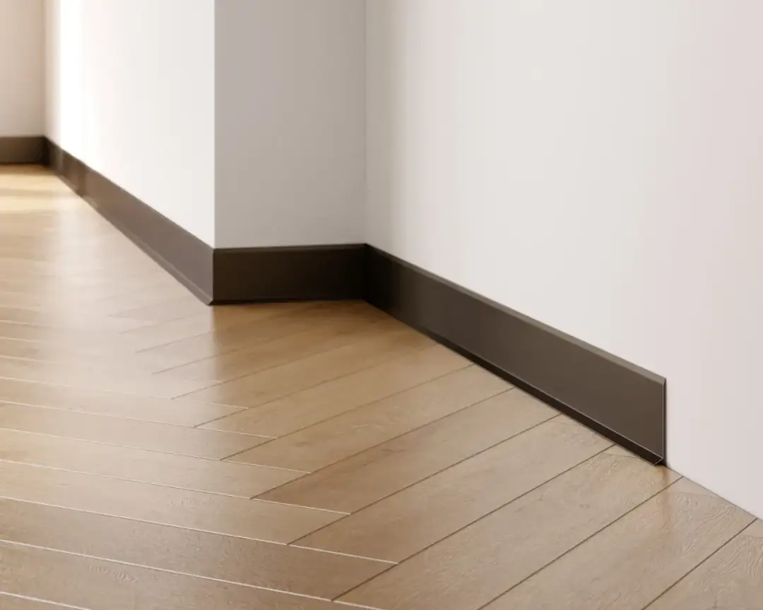 Cokół z płytek czy listwa - co wybrać dla trwałego wykończenia?