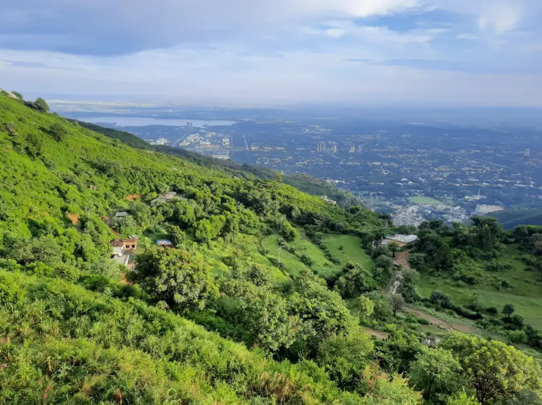Czy podróż do Pakistanu jest bezpieczna? Odkryj zagrożenia i bezpieczne miejsca