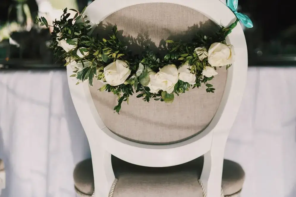 Jak ustroić krzesło komunijne, aby zachwycić gości i dziecko