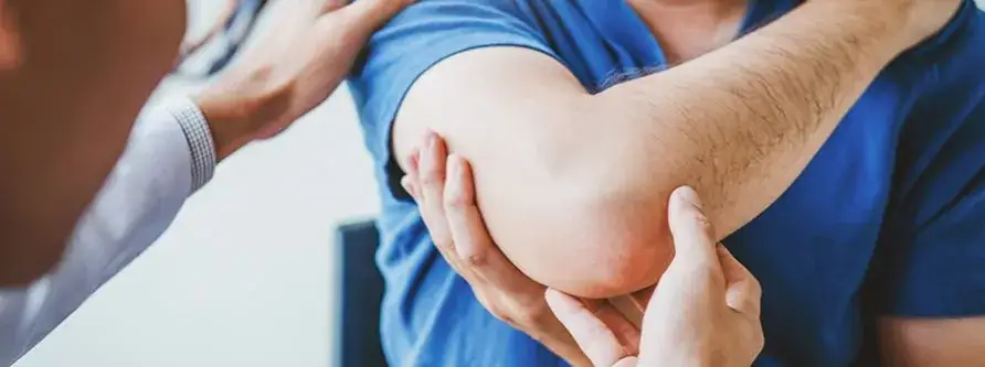 Jakie ćwiczenia na łokieć tenisisty pomogą w walce z bólem?