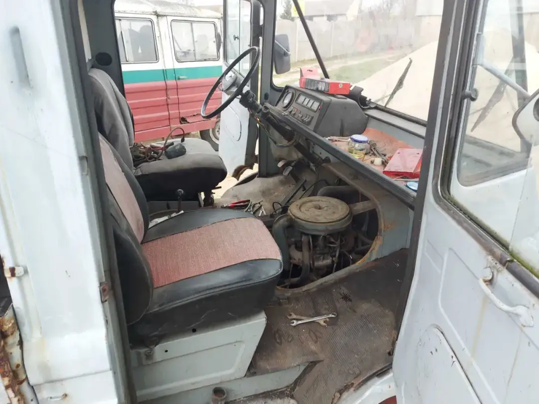 Gdzie szukać części do samochodu Żuk? – Praktyczne wskazówki 