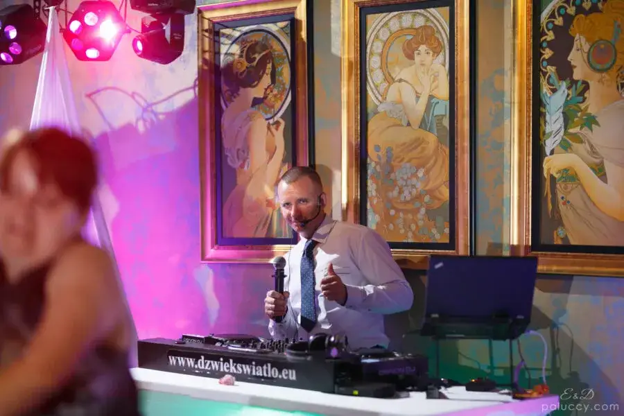 DJ na wesele: Jakie pytania zadać, by wybrać idealnego?