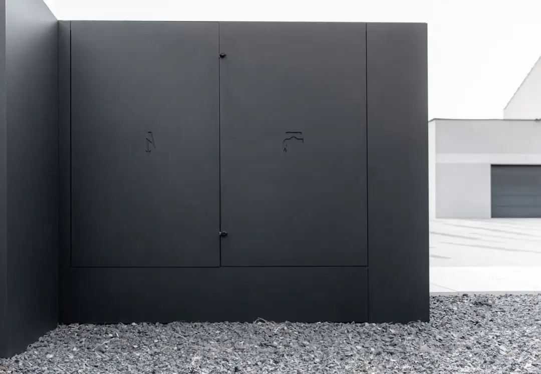 Jak zamaskować licznik gazu? Praktyczne sposoby na estetyczne ukrycie