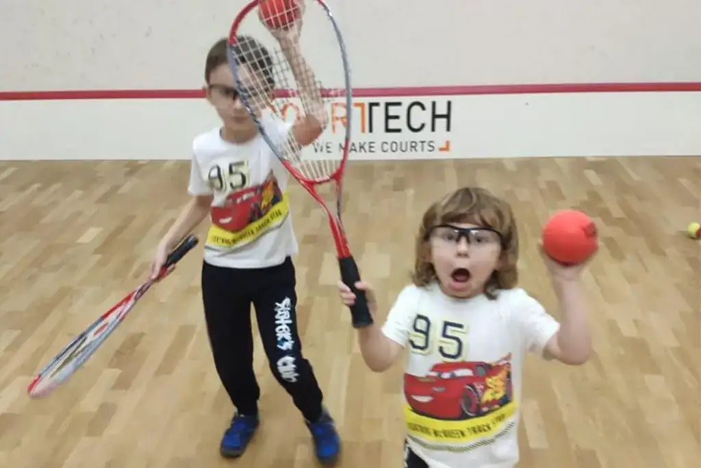 Squash Legionowo: Najlepsze oferty i zajęcia dla każdego gracza