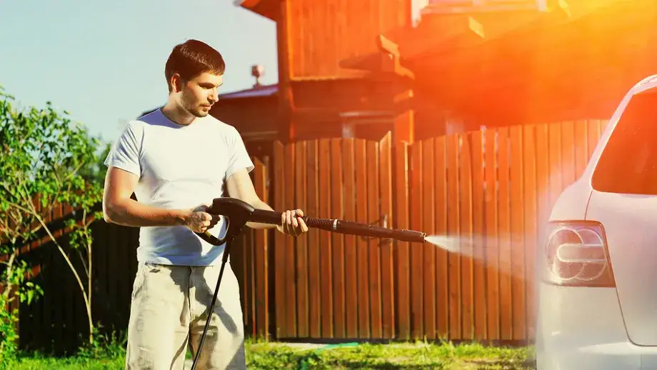 Jaką myjkę na ciepłą wodę wybrać? Przegląd najlepszych modeli