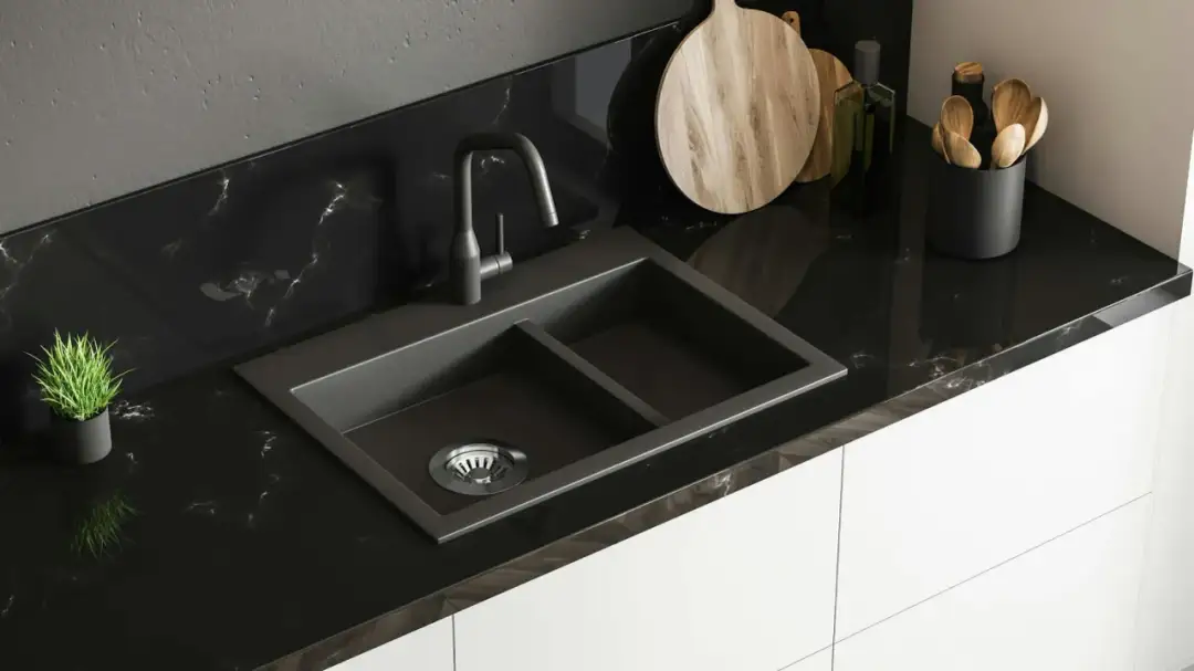 Czym czyścić zlew ceramiczny, aby uniknąć zarysowań i uszkodzeń?