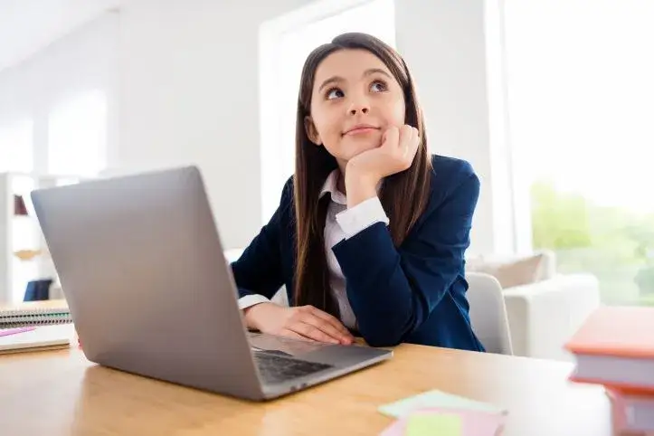 Jakie szkoły mają zdalne nauczanie? Sprawdź, gdzie się uczyć online