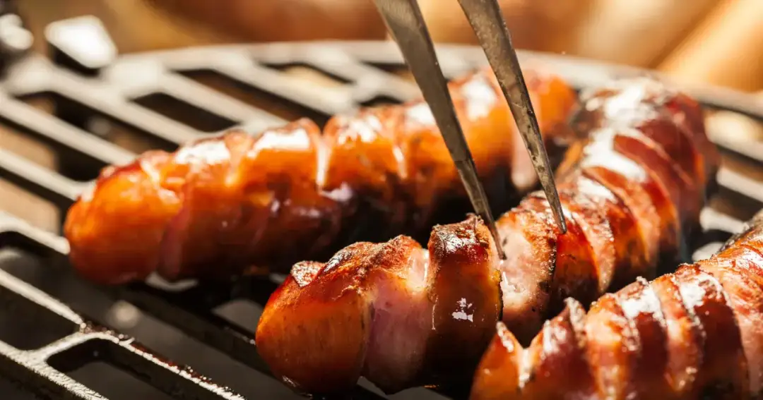Jak przygotować idealną kiełbasę z ognia na każdą okazję