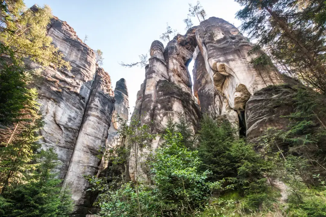 Czeskie góry: Gdzie jechać? Znajdź idealne miejsce na Twój wyjazd!