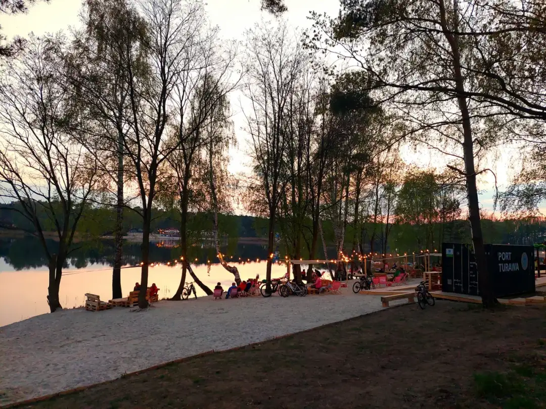 Najlepsze miejsca na camping nad jeziorem Turawskim z atrakcjami