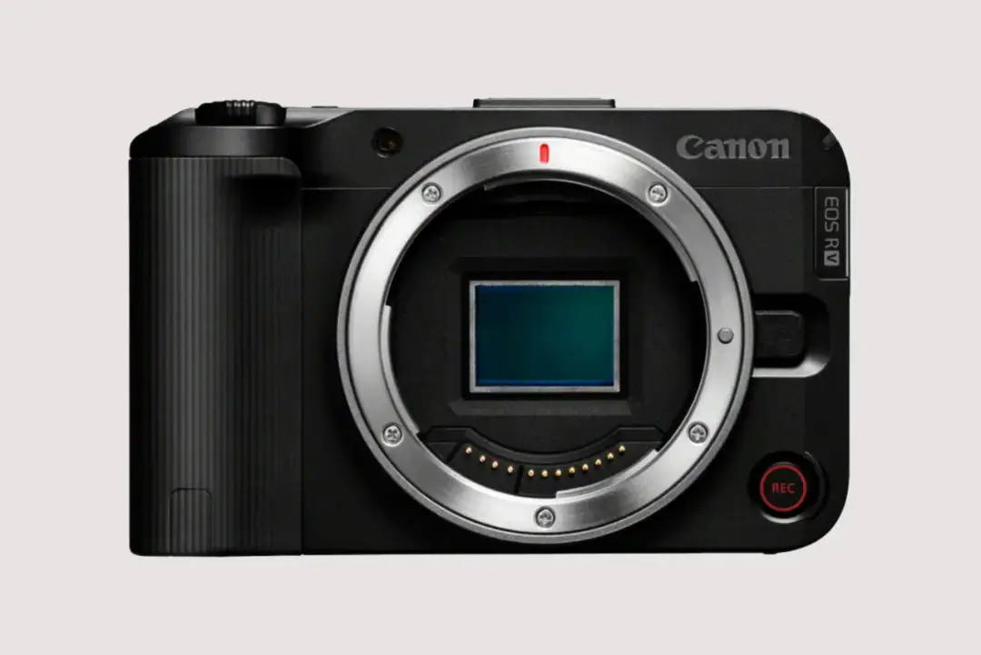 Pierwsza lustrzanka: Jaki model wybrać? Poradnik 2026