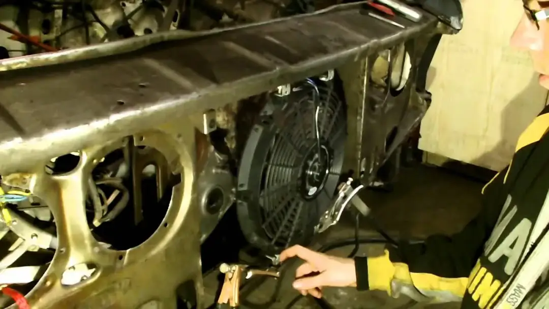 Jak podłączyć dodatkowy wentylator chłodnicy bez zbędnych problemów